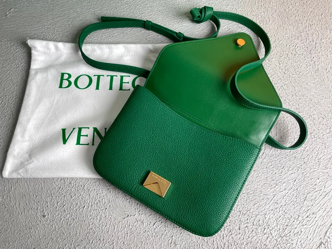 BV Mount Green, For Women, Women’s Bags 8.3in/21cm 667399V12M03113