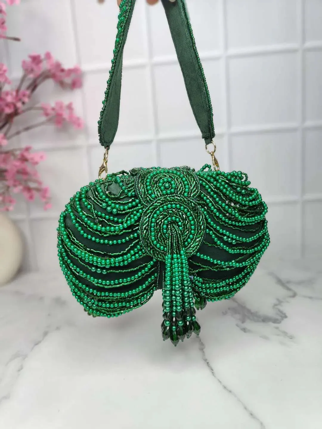 Embroidery Tassel Oval Beauty Clutches