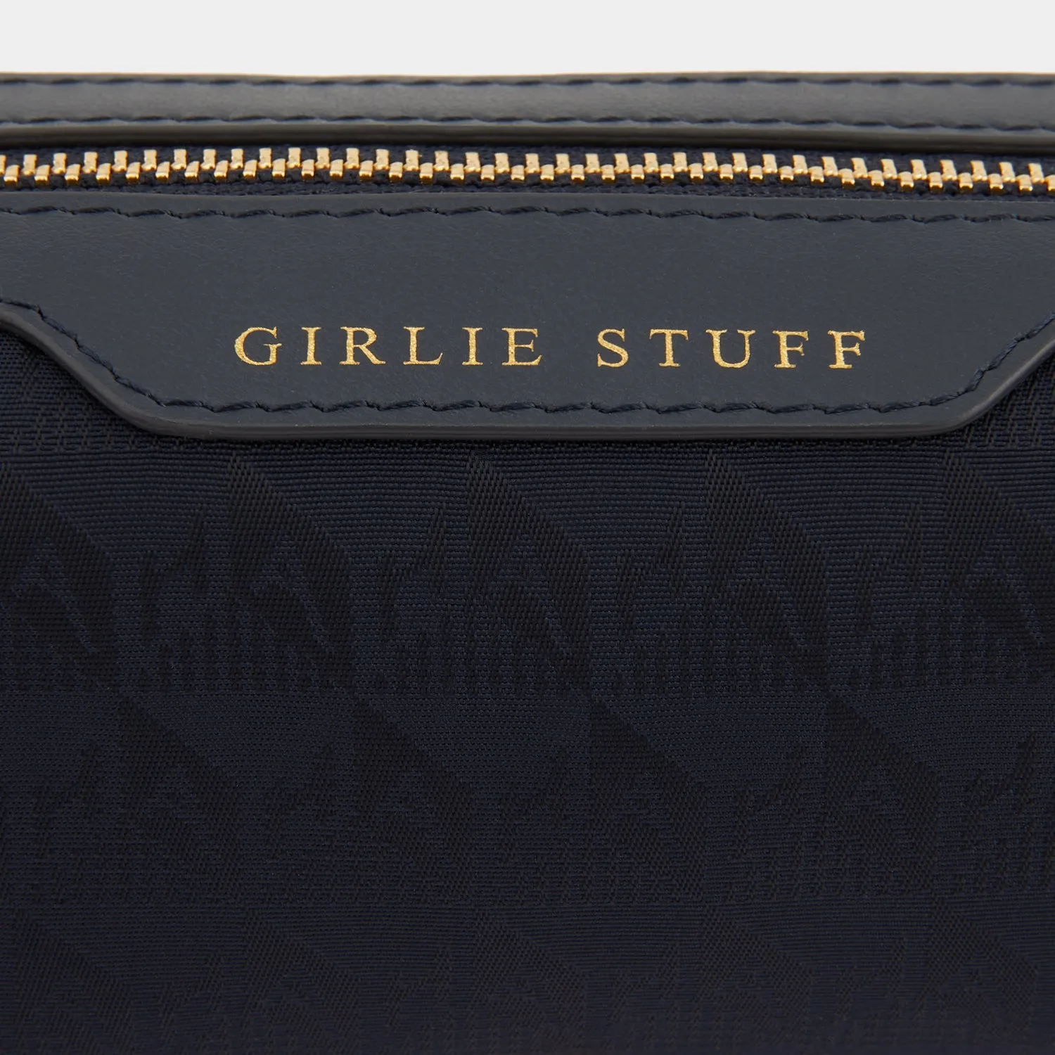 Logo Girlie Stuff Pouch